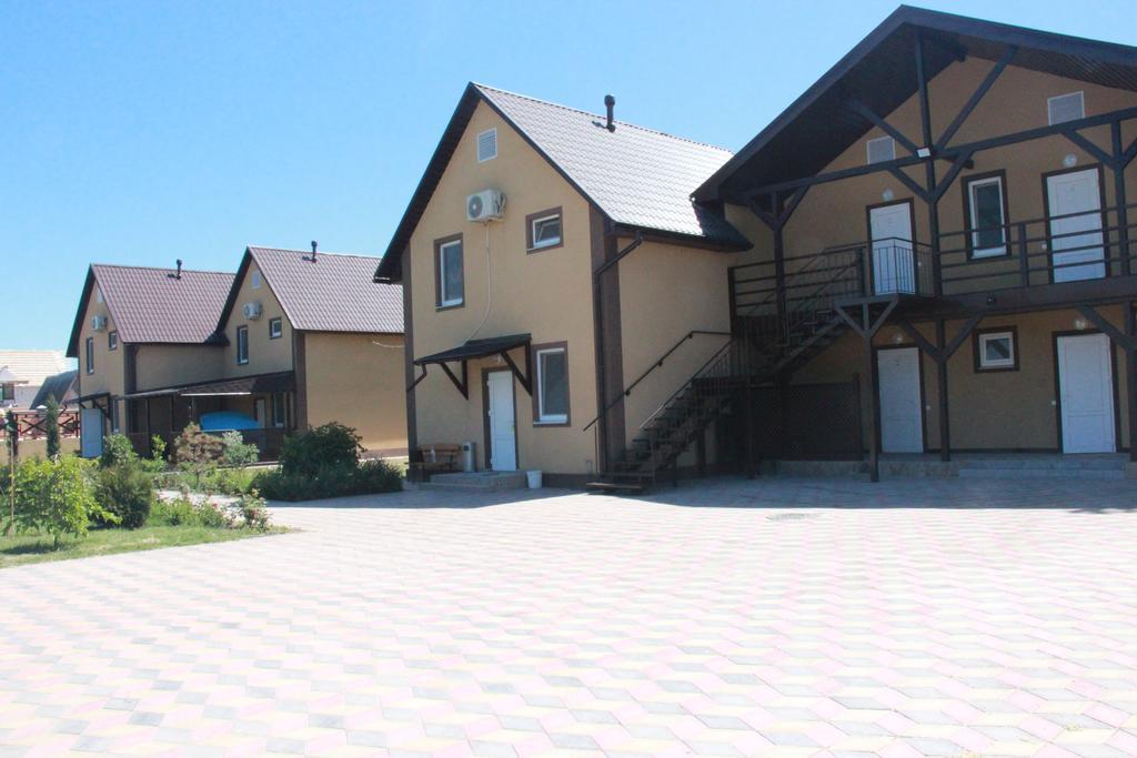 Villa- Azov Berdyansʼk Exterior foto